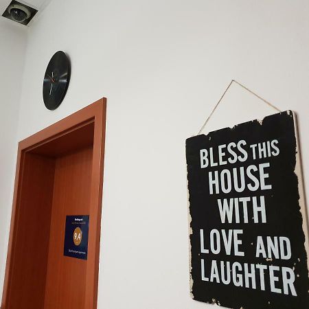 Quiet Courtyard Apartment Прага Екстериор снимка