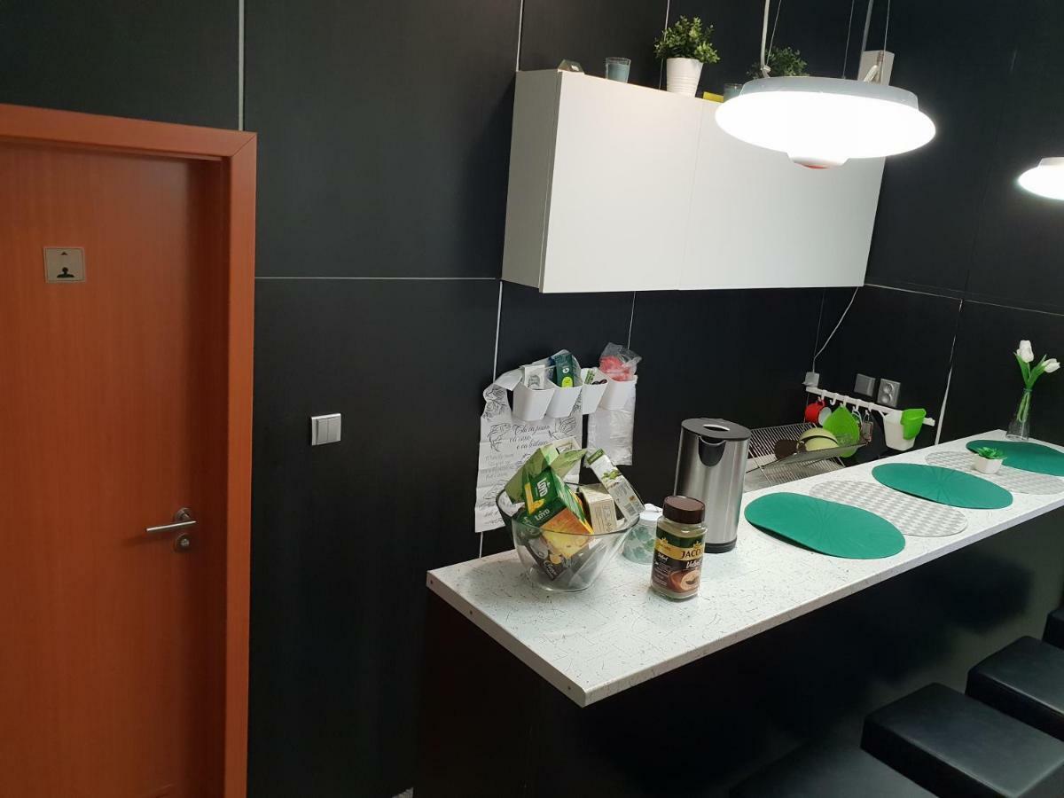 Quiet Courtyard Apartment Прага Екстериор снимка